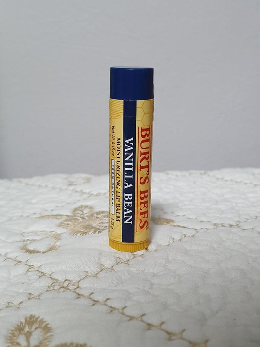 Burt's  Bees   Vanilla  Bean  Moisturizing  Lip Balm